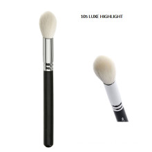 High Quality Luxurious Highlighter Makeup Brush (F105)